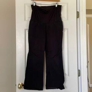 Gap Maternity Black Ankle Pants. Size 4